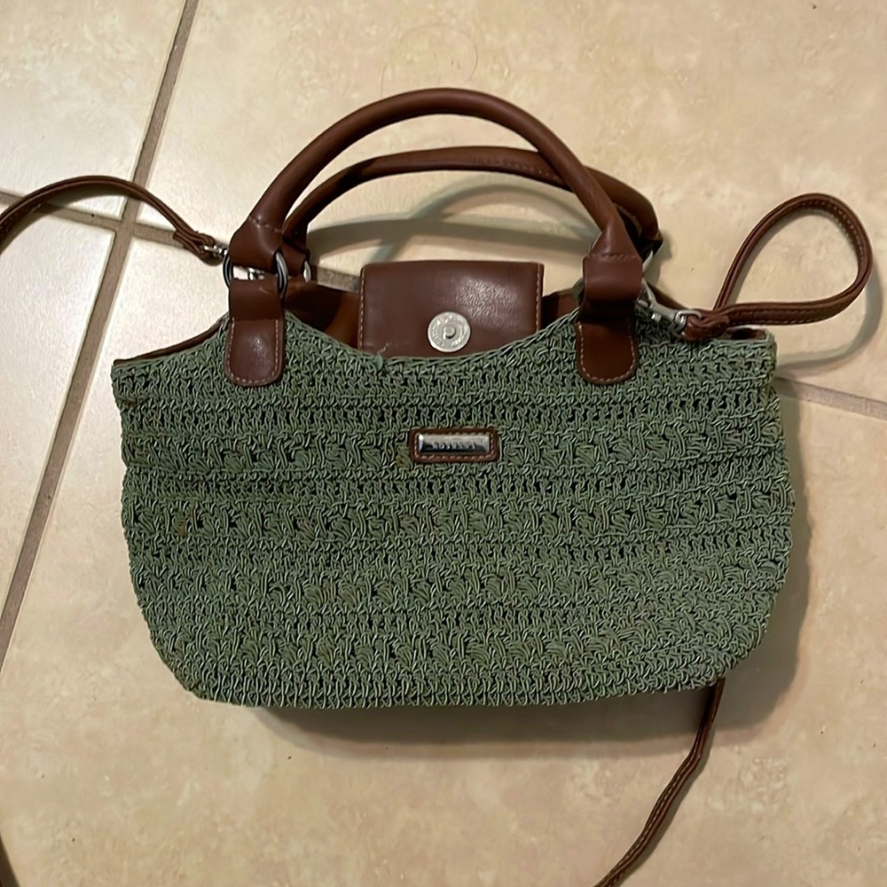Cute green hand bag with shoulder strap